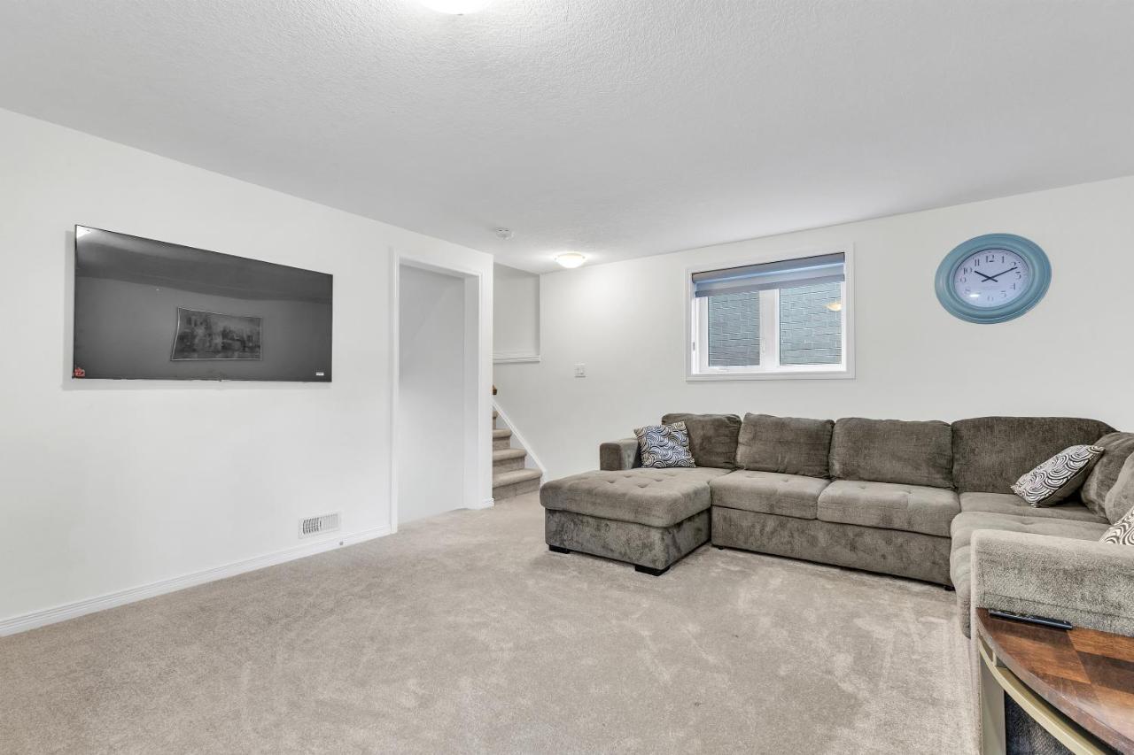 Modern 1 Bedroom + Den In Cambridge Zewnętrze zdjęcie