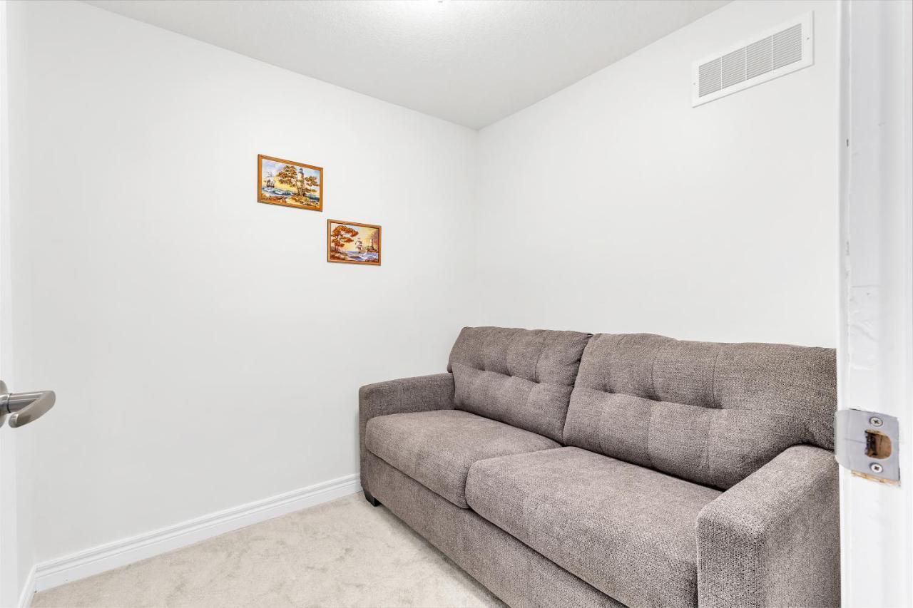 Modern 1 Bedroom + Den In Cambridge Zewnętrze zdjęcie
