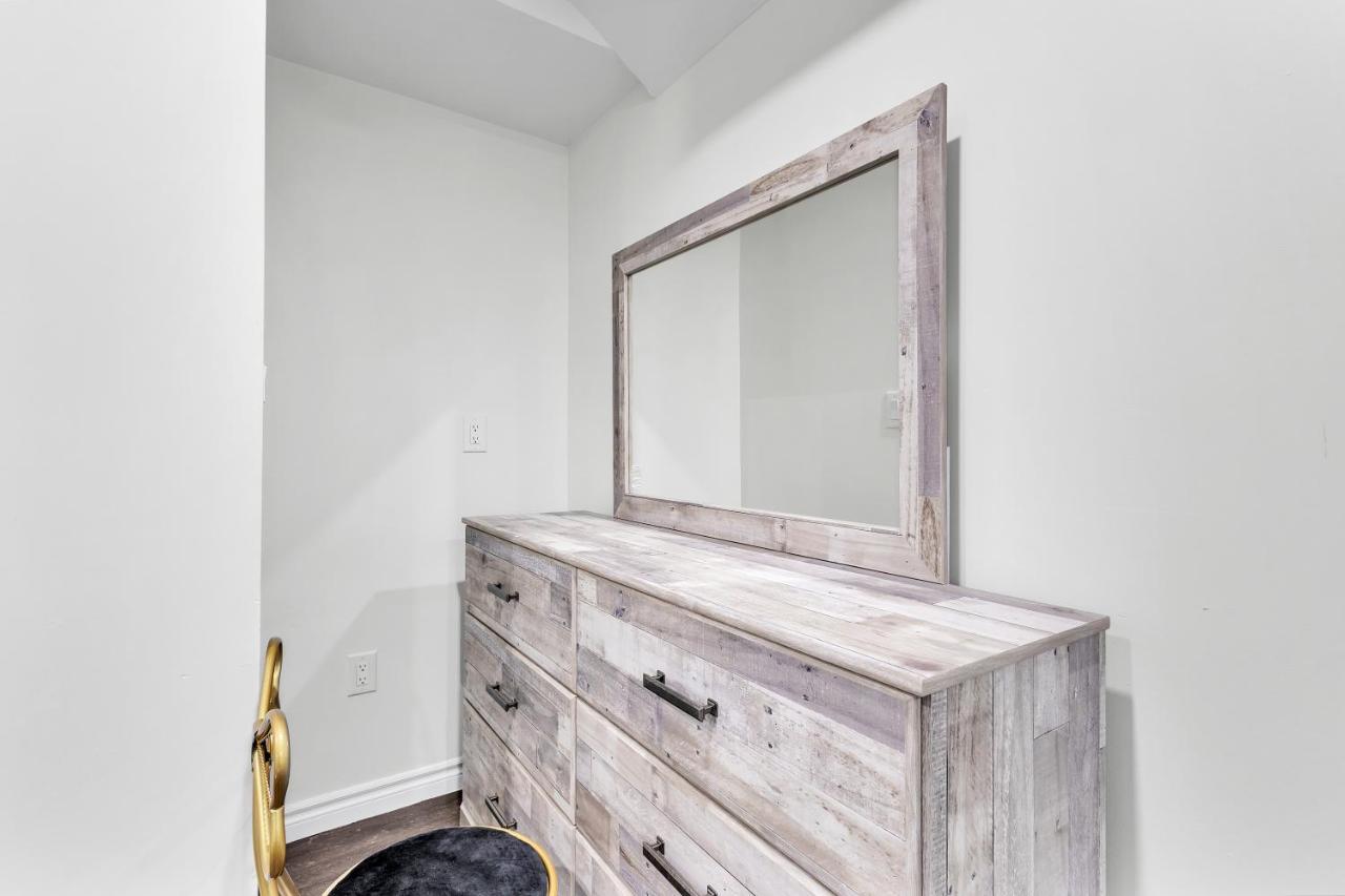 Modern 1 Bedroom + Den In Cambridge Zewnętrze zdjęcie