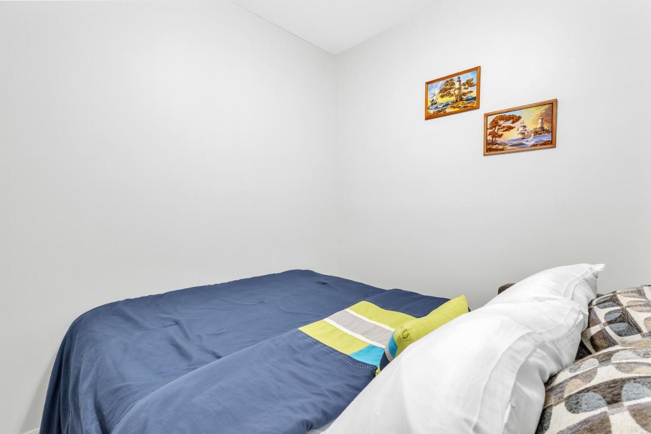 Modern 1 Bedroom + Den In Cambridge Zewnętrze zdjęcie