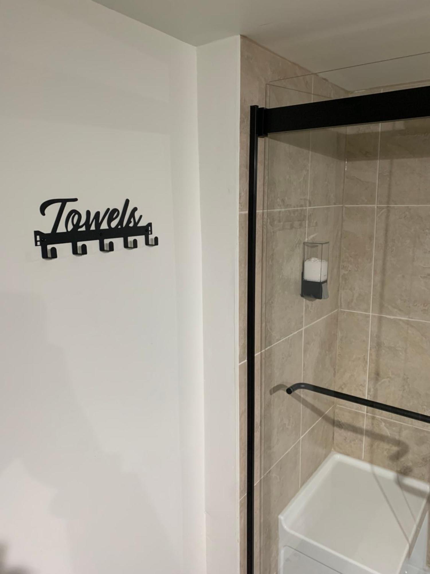 Modern 1 Bedroom + Den In Cambridge Zewnętrze zdjęcie